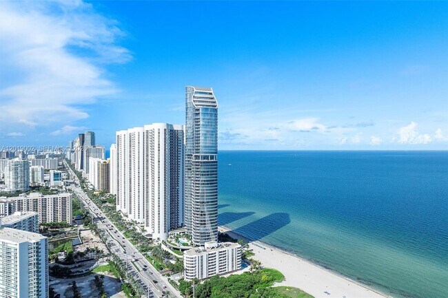 Building Photo - 15701 Collins Ave