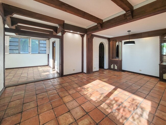 Building Photo - Ground Floor Unit at The Pleasanton! - 2BR / 2Bath / 1Pkg