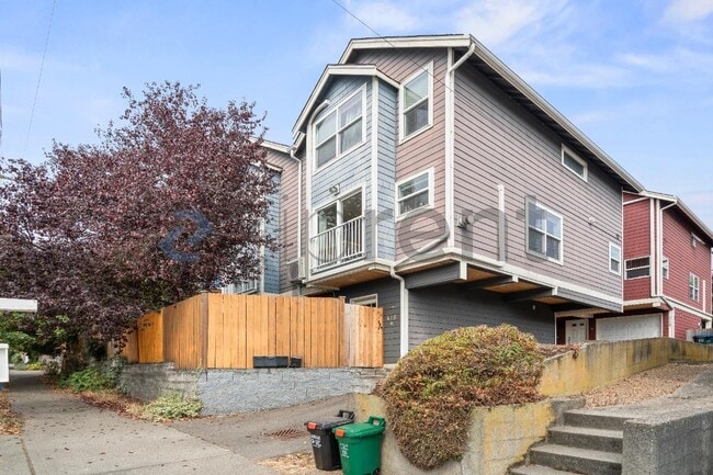 Building Photo - 516 N 46th St