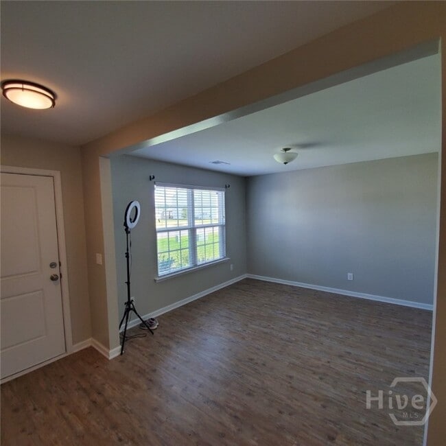 Building Photo - 121 Tupelo Way