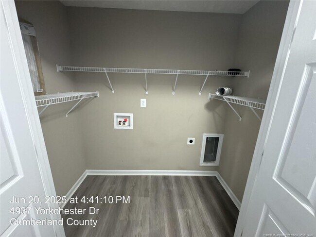 Building Photo - 4937 Yorkchester Dr