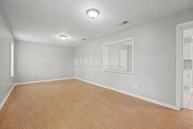 Building Photo - Cute 3 bedroom 1 bathroom home in Parkway Village Area!!! Section 8 Welcomed !!!