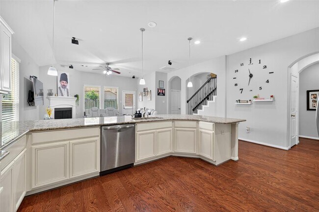 Building Photo - 13935 Manobrook Ct