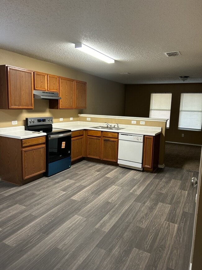 Building Photo - 745 Grambling Dr