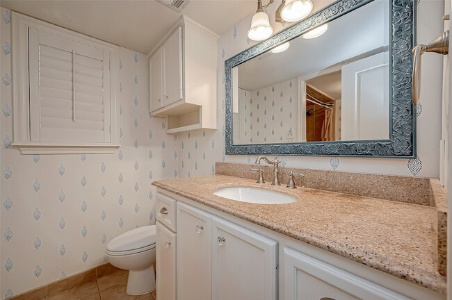 Building Photo - 12967 Trail Hollow Dr