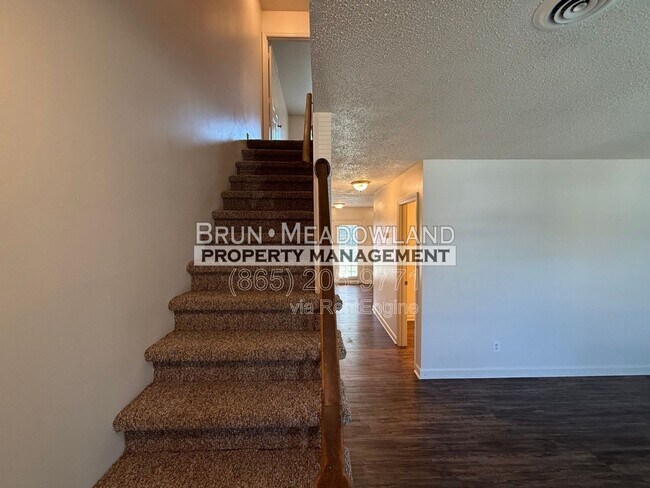 Building Photo - 9101 Parktop Ln NW