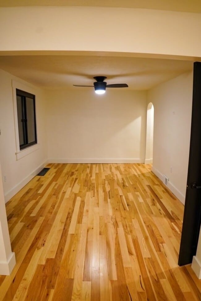 Building Photo - Luxury 2 bed 2 bath, amazing Southside loc...