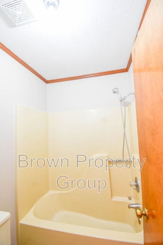 Building Photo - 5827 Labonte Dr