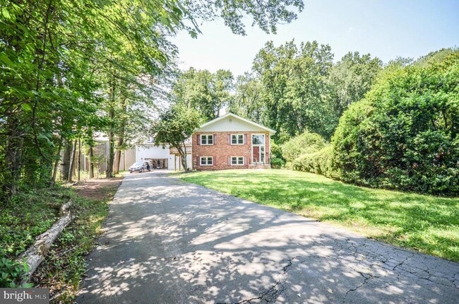 Building Photo - 2812 Yeonas Dr