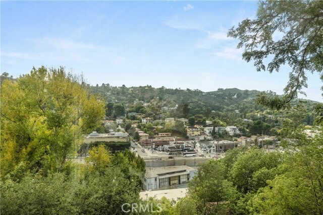 Building Photo - 3339 N Knoll Dr