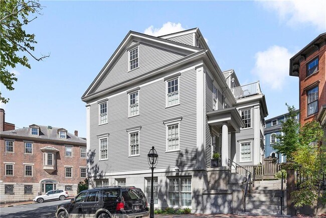 Building Photo - 279 Benefit St