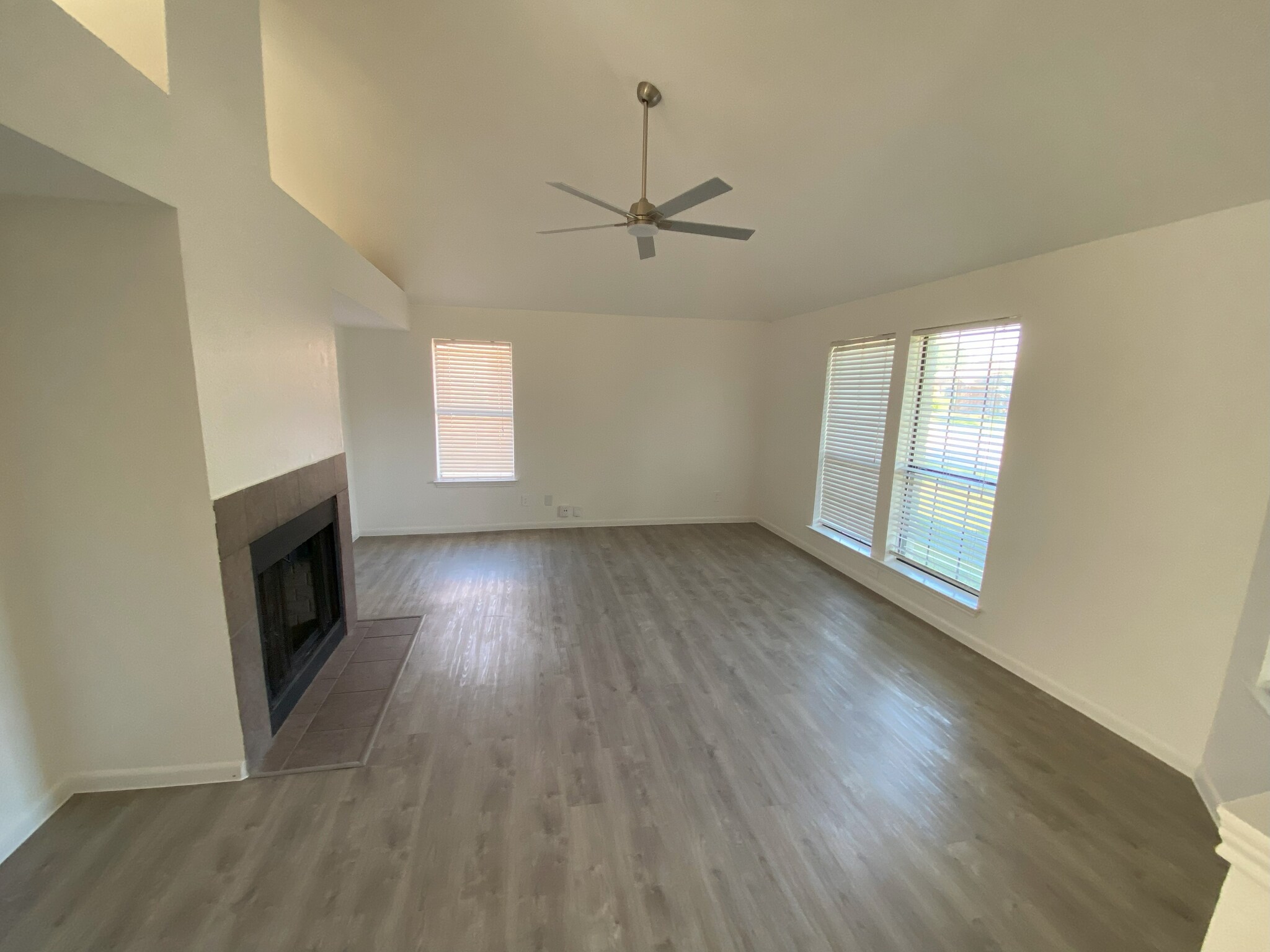 Building Photo - 1307 Edelweiss Dr