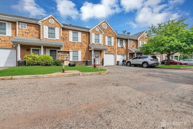 Building Photo - 19 Delavan Ct