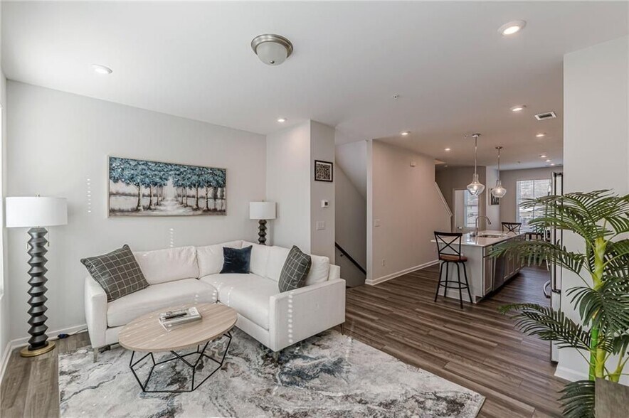 Building Photo - 1205 Skylar Ln SE