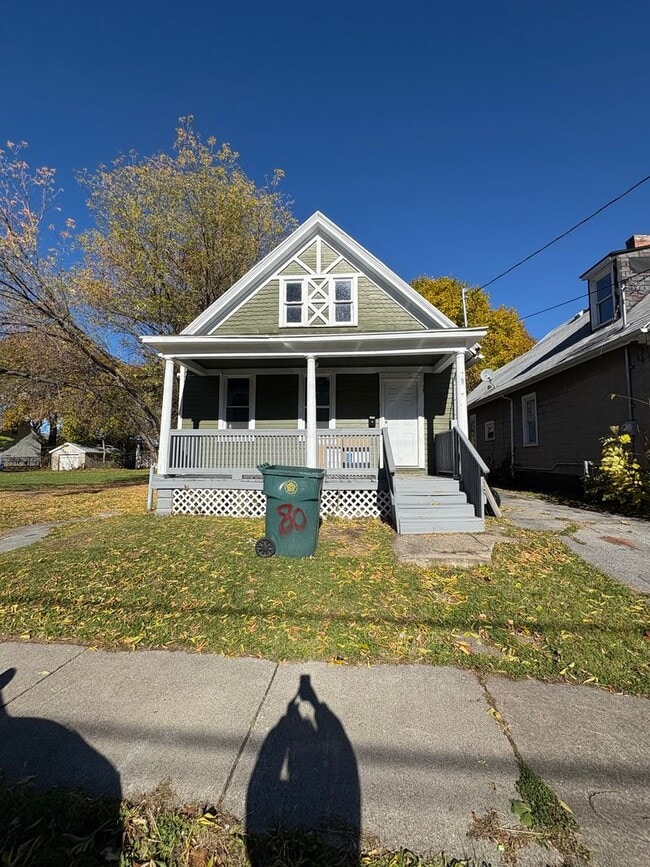 Primary Photo - Two Bedroom Single Family Home!