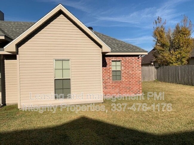 Building Photo - 209 Bentgrass Dr