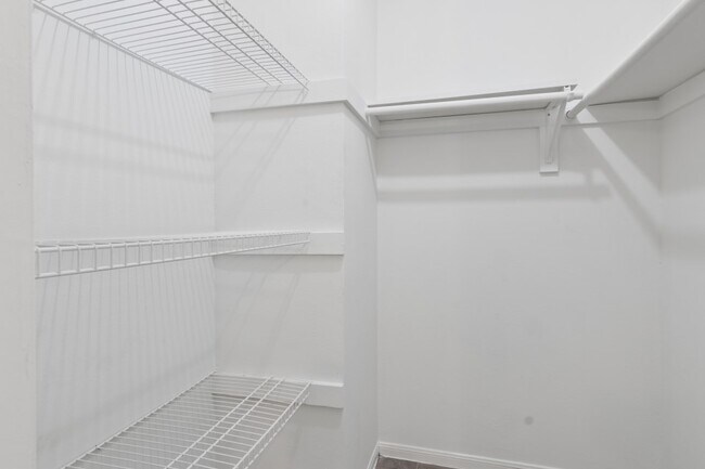 Building Photo - 3215 Palm Desert Ln