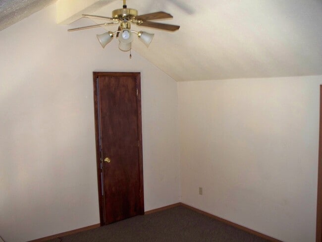 Building Photo - 2 bedroom 2 bath Loft Apartment Branson MO...