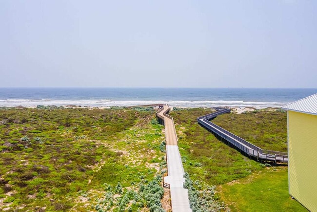 Building Photo - 16 Cut Off Rd