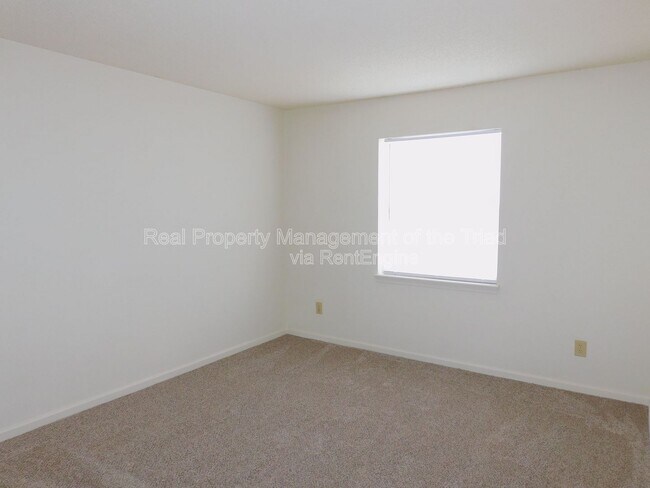 Building Photo - 515 Mystic Dr