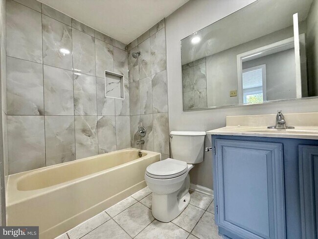 Building Photo - 2 Cinnabar Ct