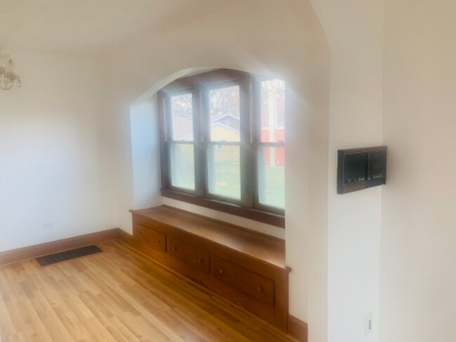 Building Photo - 3236 Schneider Rd