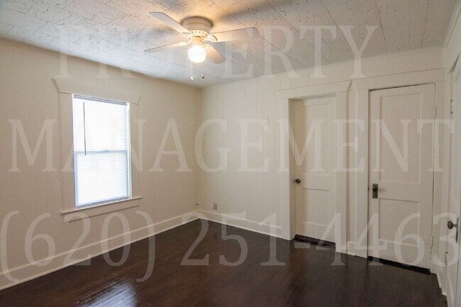 Building Photo - 2 Bedroom 1 Bath