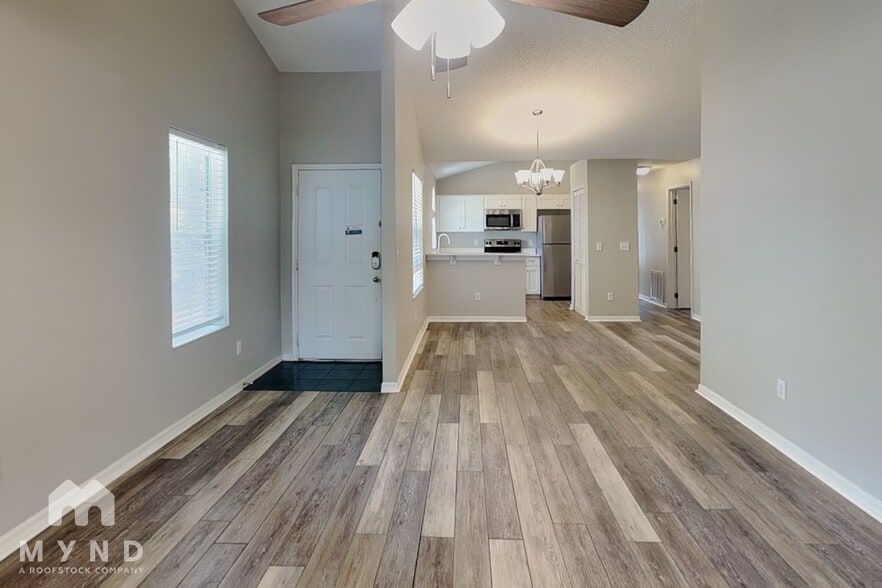 Building Photo - 1729 Chatham Cir
