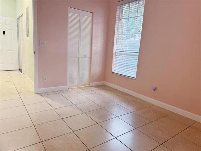 Building Photo - 10235 Panama St