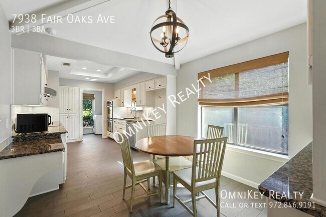 Building Photo - 7938 Fair Oaks Ave