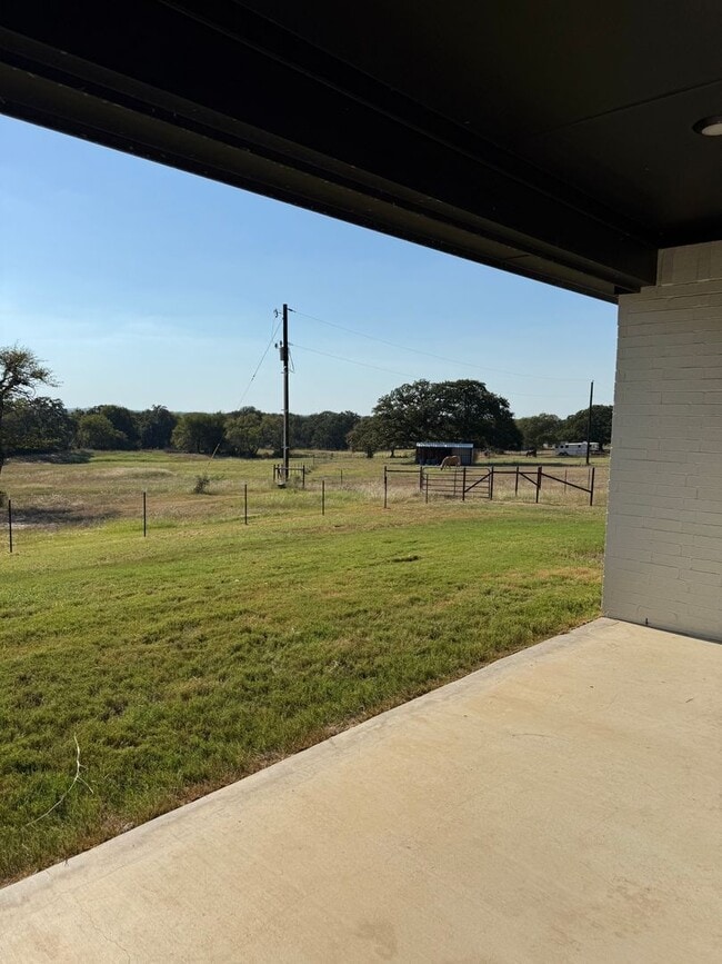 Building Photo - HORSE PROPERTY 4/2/2 + 4 acres in Peaster ...