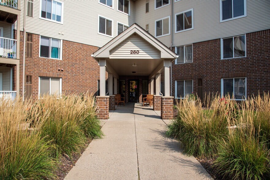 Building Photo - Osceola Place, a 55+ Community