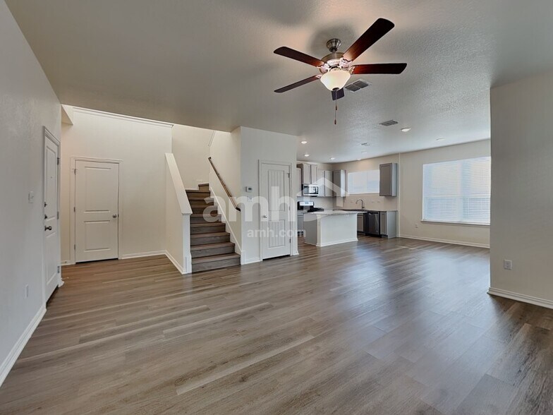 Building Photo - 2709 Lillybrook Ln