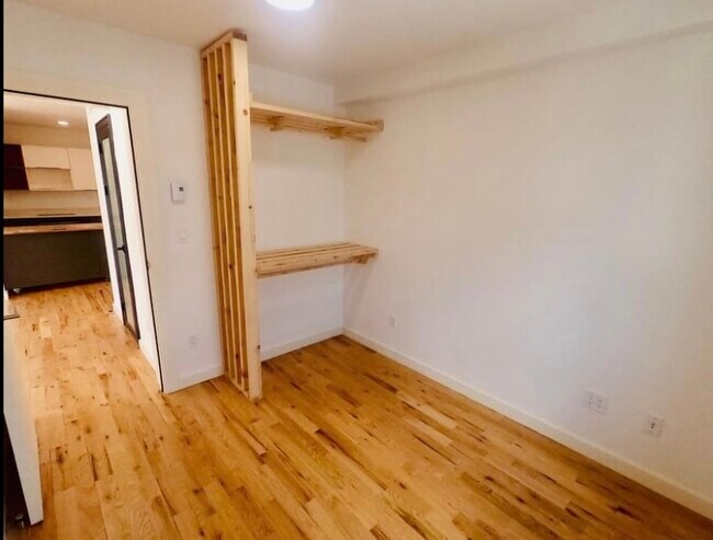 Secondary bedroom - 35 Springside Ave