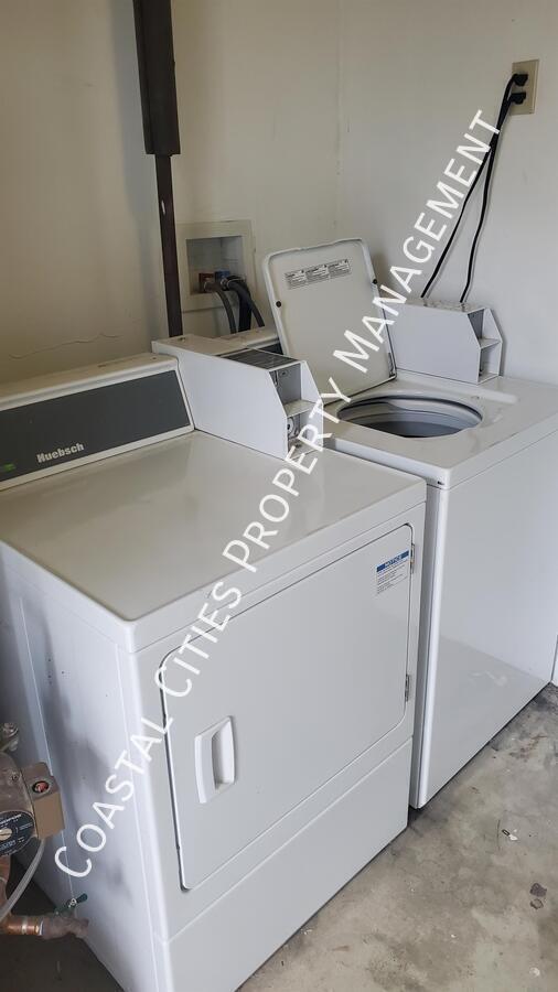 Building Photo - 185 Savona Walk