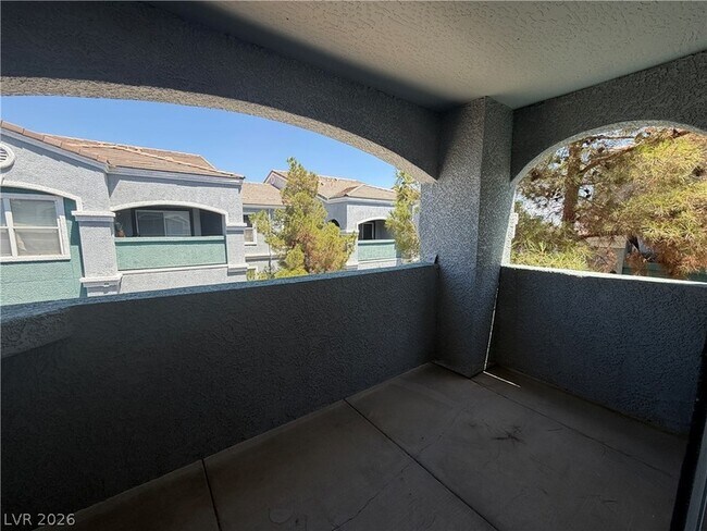 Building Photo - 6955 N Durango Dr