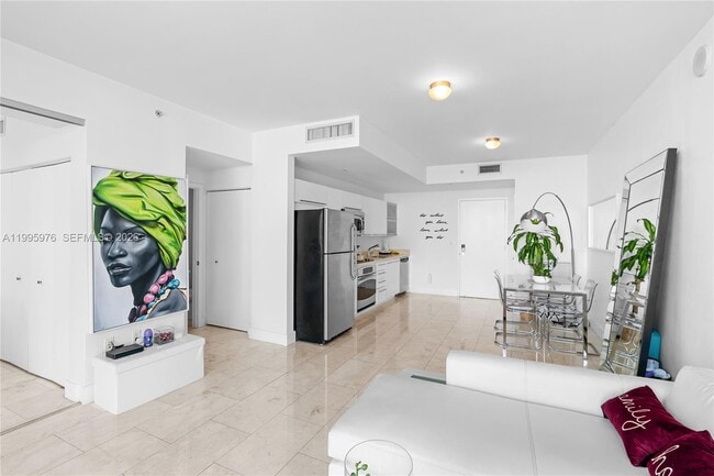 Building Photo - 90 SW 3rd St