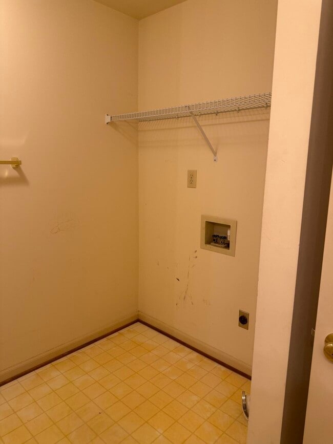 Building Photo - 464 Stone Creek Dr