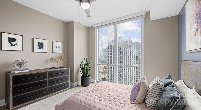 Building Photo - 225 S Poplar St