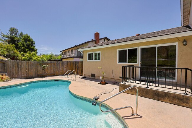 Building Photo - 4 Bed | 2.5 Bath Single-Family Home at the Base of Cowles Mountain