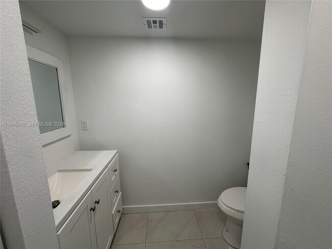 Building Photo - 7051 Environ Blvd