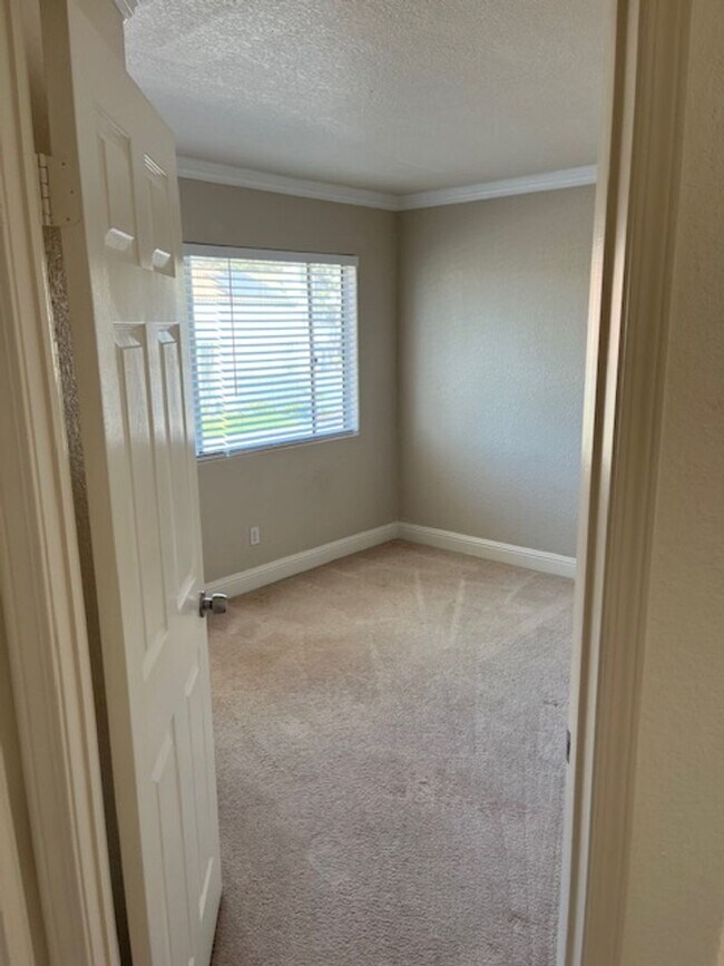 Building Photo - Nice 3 Bedroom home in Rancho Del Oro