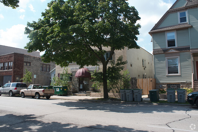 Building Photo - Farwell Apartments