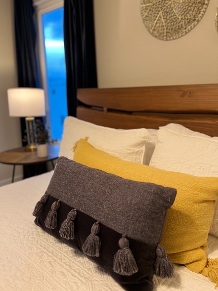 Building Photo - 210 Rainbow Dr