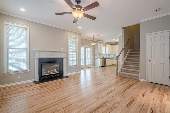 Building Photo - 720 Gardenside Cir SE