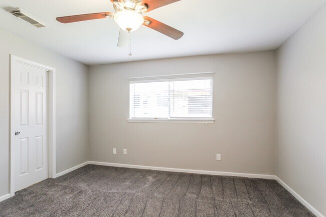 Building Photo - 14530 County Cress Dr