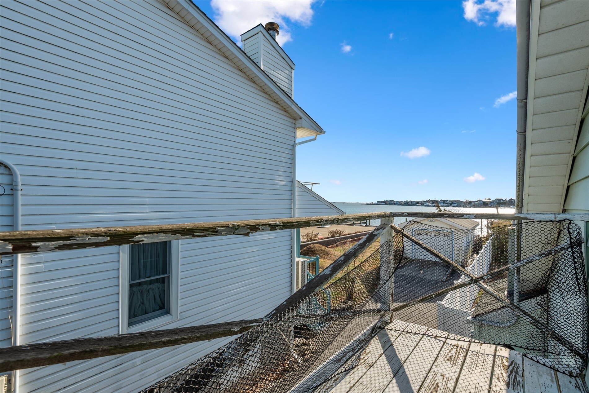 Building Photo - 2 Pirates Cv