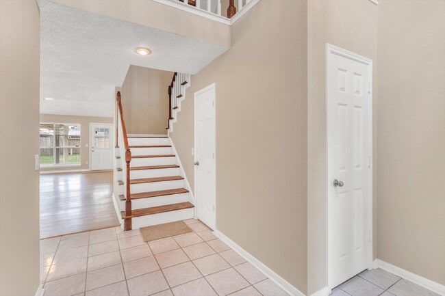 Building Photo - 5635 Sage Manor Dr