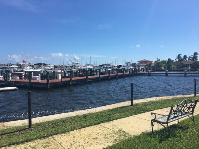 Building Photo - 117 Yacht Club Way