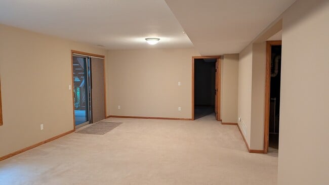 Building Photo - 2669 Kathleen Ln NE